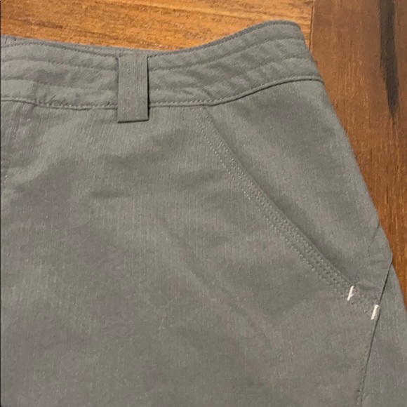 Columbia green shorts Size 10 - Picture 11 of 15